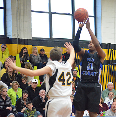 DJ Twitty fires a jumper during Monday's victory
