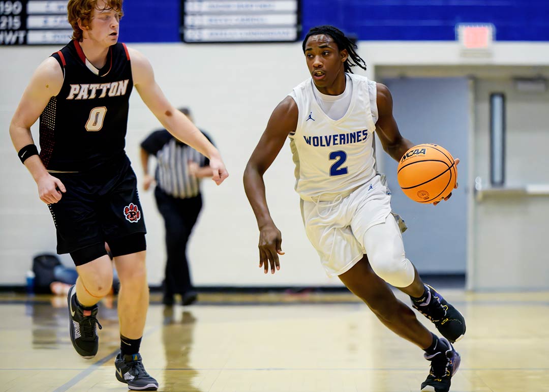 Khristian Littlejohn scored 12 points in Tuesday's loss