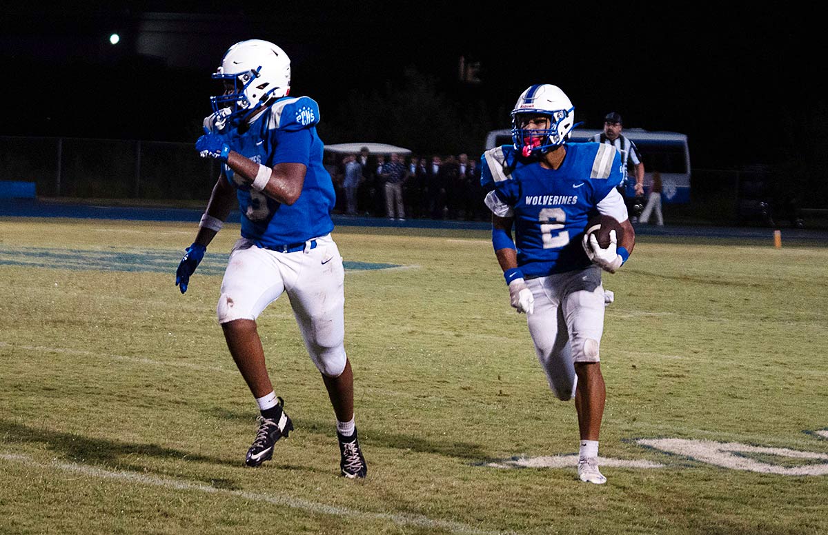 Polk County's RJ Simpson (2) had two touchdowns in a 61-second span in Friday's game (Caleb Russell photo)